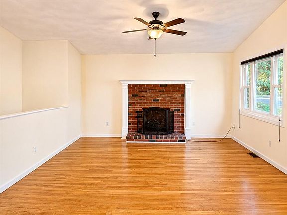 5th image of 285 Saint Louis Ave