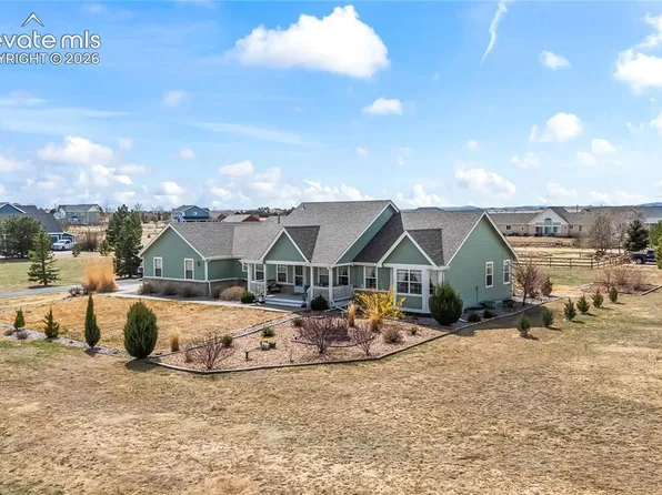 685 Green Gables Way, Bennett, CO 80102