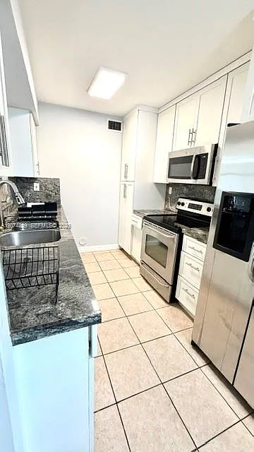 The Greens At Doral Condo — Photo 3