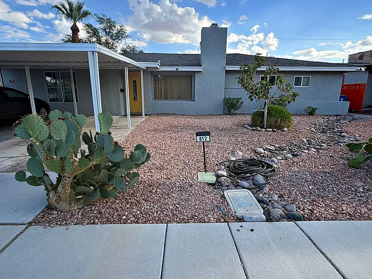 812 Bracken Ave — Photo 2