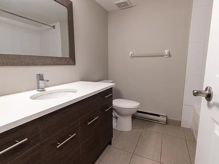 349 Queenston St — Photo 20