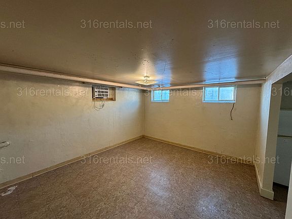4th image of 121 W 2nd St #5