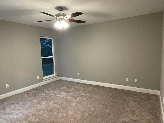 4th image of 211 Harvest Ln