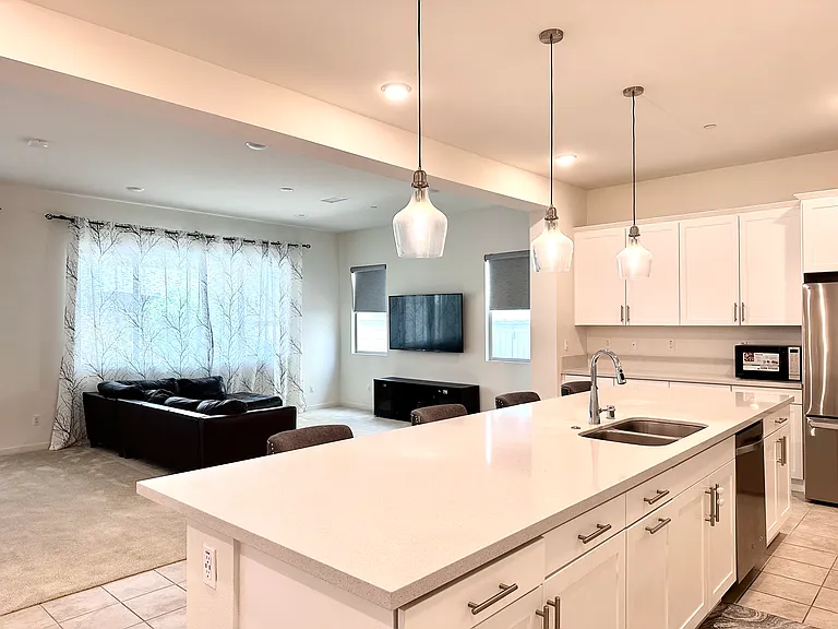 4776 S Ansley Ave — Photo 4
