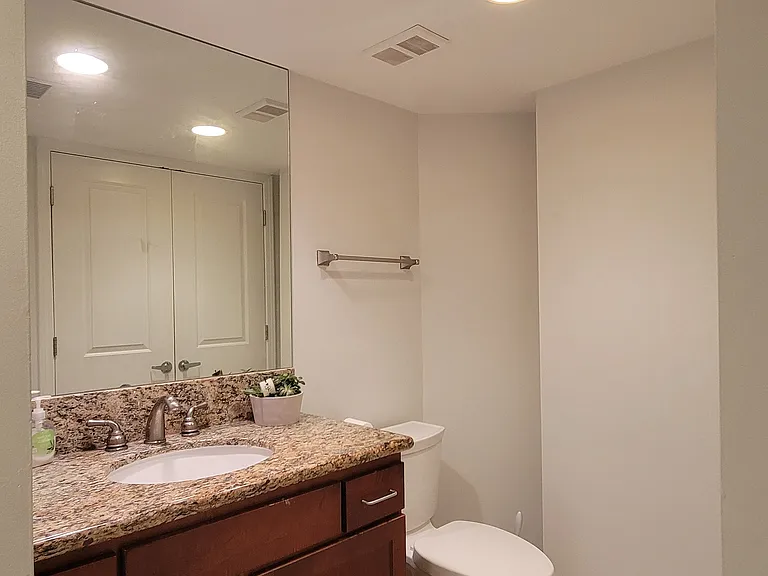 600 E Admiral Blvd #1003 — Photo 14