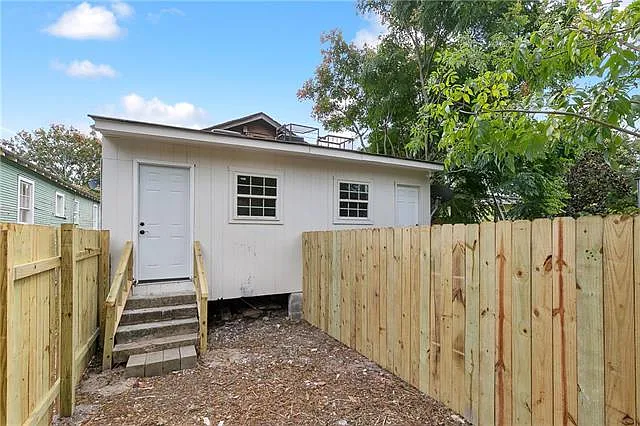 816 Forstall St — Photo 12