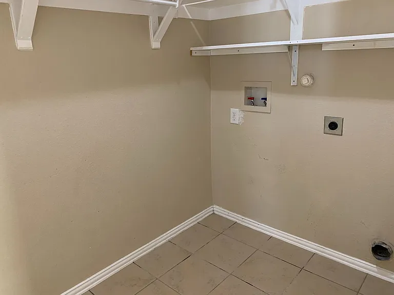 9113 Hope Dr — Photo 27