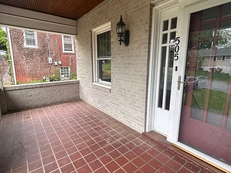505 Camilla St SE — Photo 2