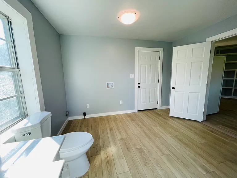 123 Douglas St — Photo 18