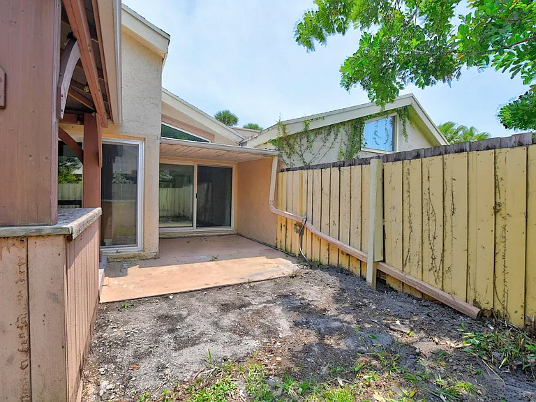 7813 Kenway Pl W — Photo 44
