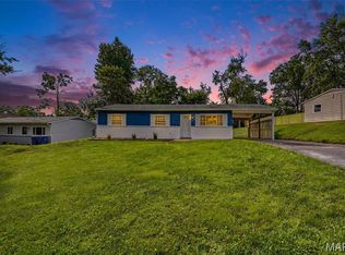 283 Ramsey Ln, Ballwin, MO 63021