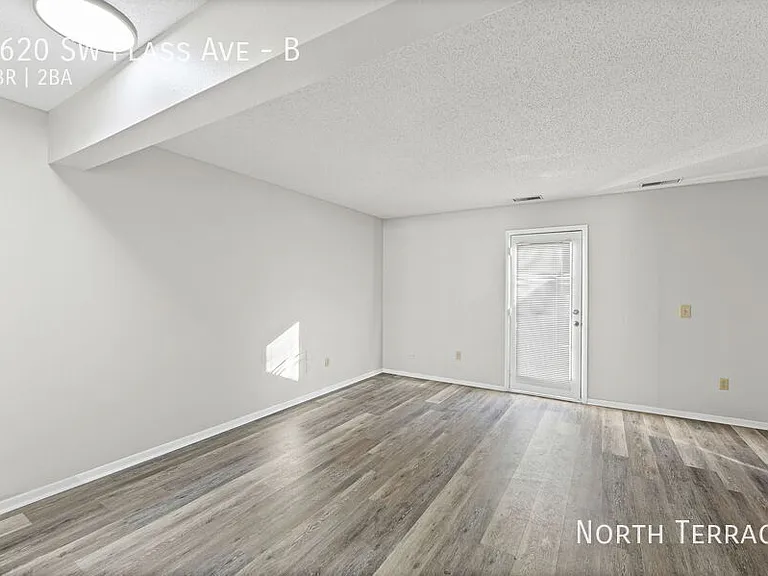 Capstone Townhomes — Photo 14