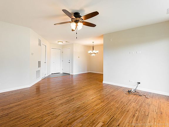 5th image of 1655 Mansfield Ct APT 7