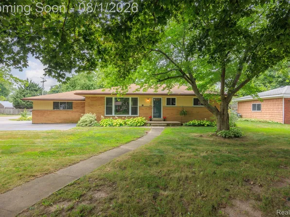 3437 Fort Dr, Waterford, MI 48328
