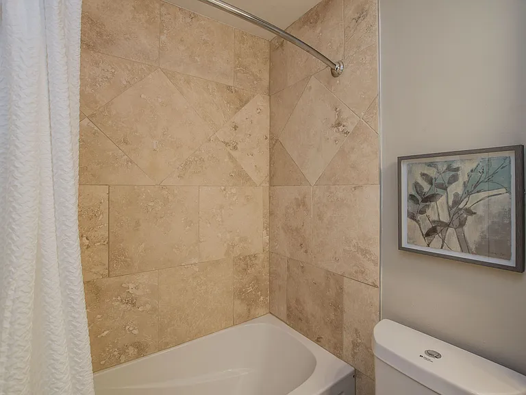 77 Manitou Cres W — Photo 11