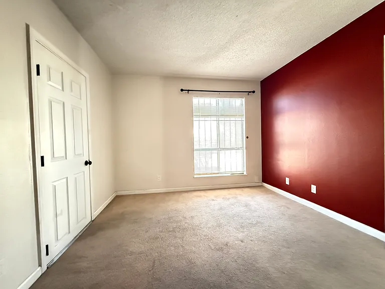 4272 Hampshire Green Ct — Photo 12