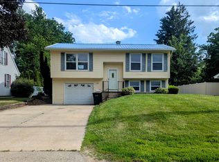 635 Hall St, Ripon, WI 54971