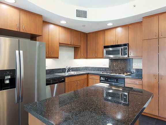 5th image of 550 15th St Unit 408