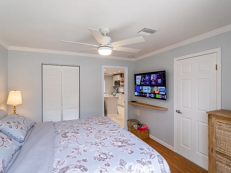 206 SW 3rd St #B — Photo 32