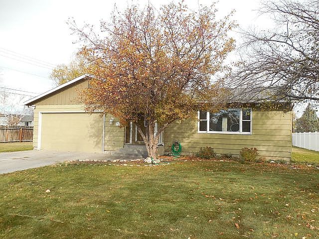 1st image of 3145 Canyon Dr