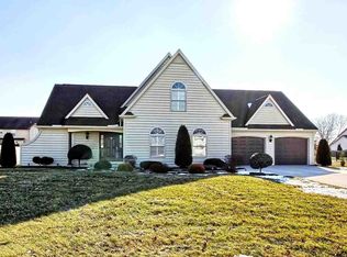 12 Dickinson Dr, Hanover, PA 17331