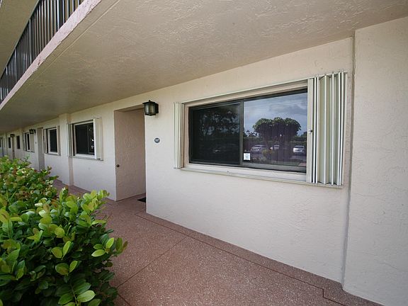 4th image of 15461 Pembridge Dr APT 107
