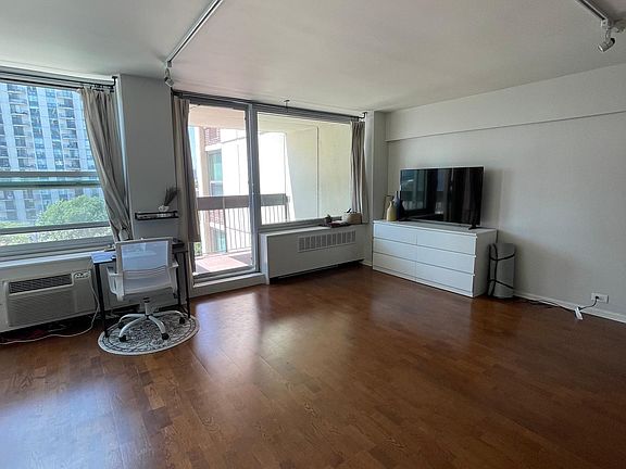 5th image of 1255 N Sandburg Ter Unit 605