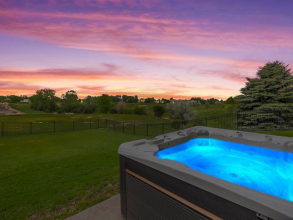 3rd image of 47869 Chateau Ct