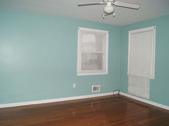 4th image of 70 Adrian St