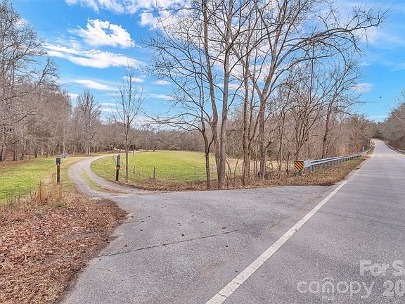 4th image of 1791B Westbrook Rd