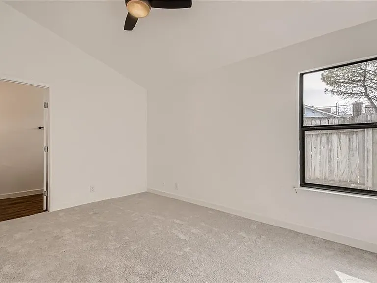 1402 Hollow Tree Blvd — Photo 2