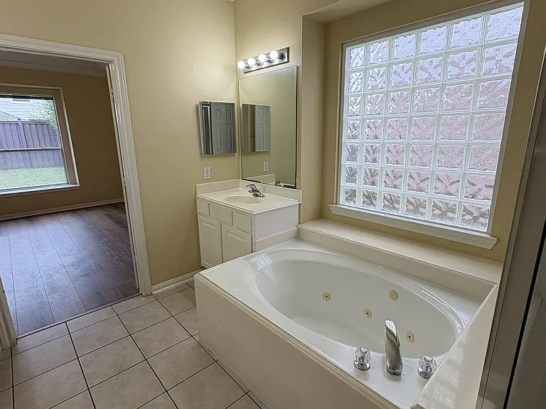 6038 Heathmoor Ln — Photo 27