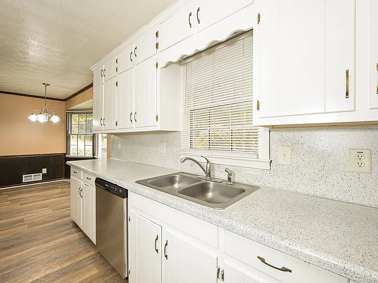4434 Luxembourg Dr — Photo 7