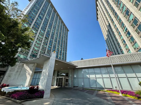 3600 N Lake Shore Dr APT 1320, Chicago, IL 60613