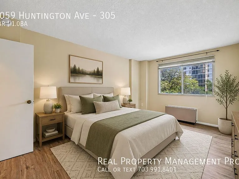 2059 Huntington Ave #305 — Photo 6