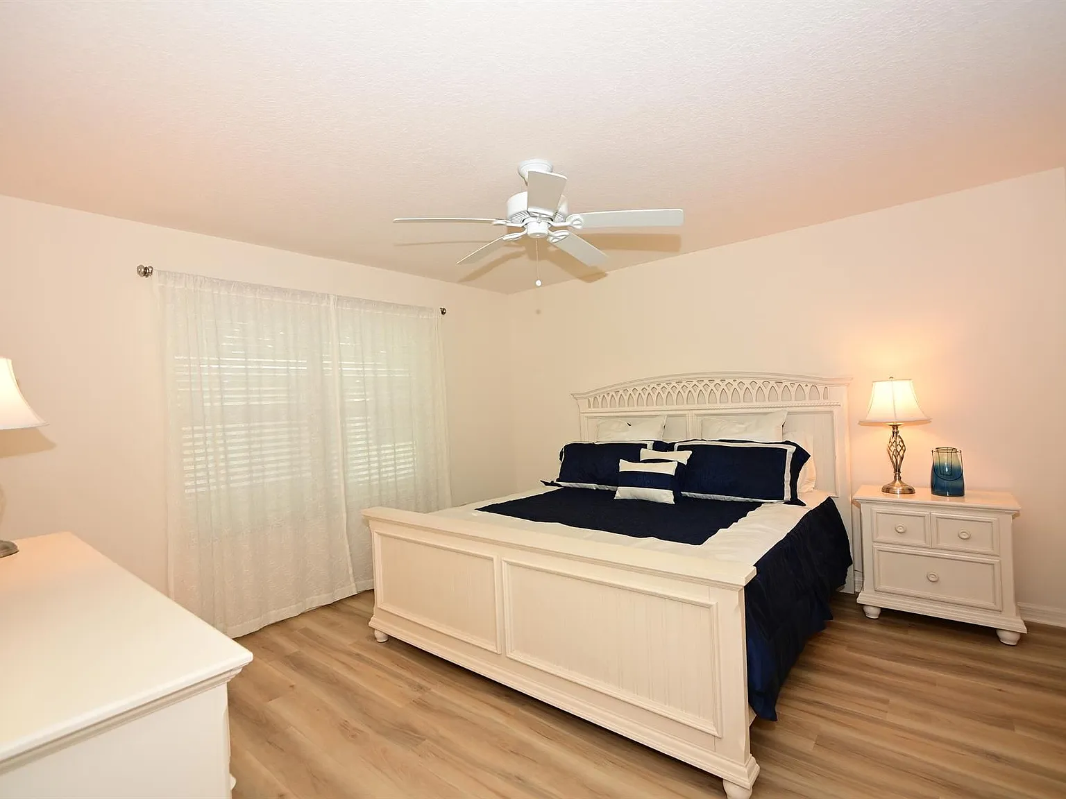 3 bed, 1426 sqft, $3,200 — Photo 3