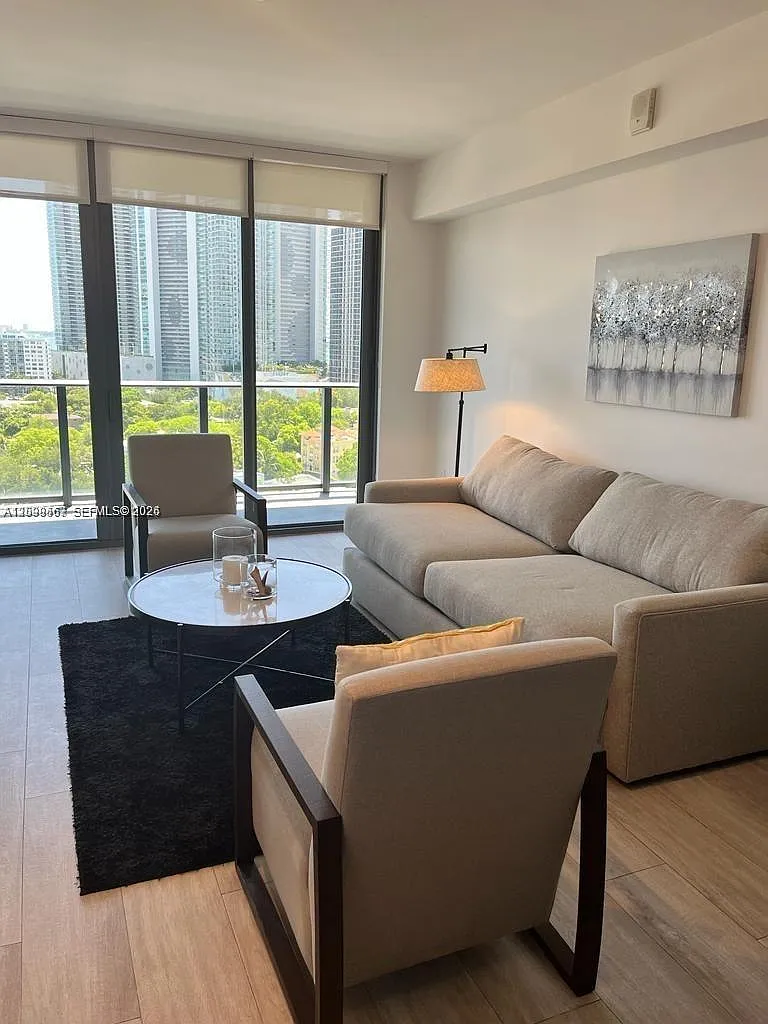 3401 Midtown Condo — Photo 4
