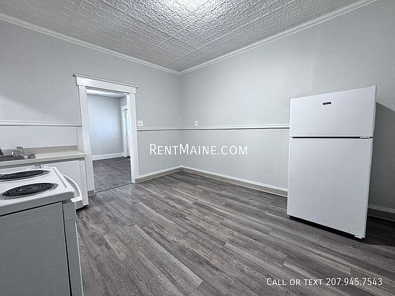 4th image of 276 Main St APT 5