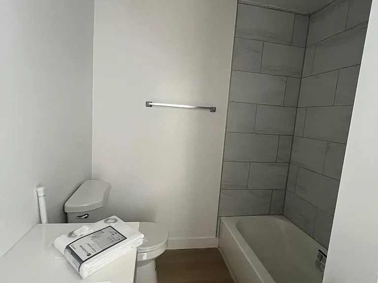 6861 Hazeltine Ave #11 — Photo 8