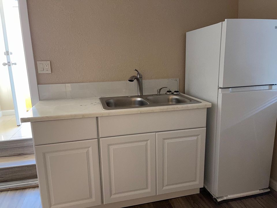 1st image of 2811 Schooner Ct