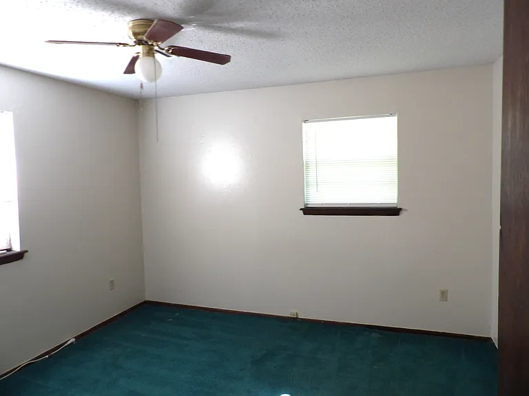 123 NE Cimarron Trl — Photo 9