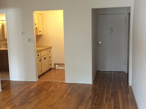 4th image of 5816 85th St APT 3A