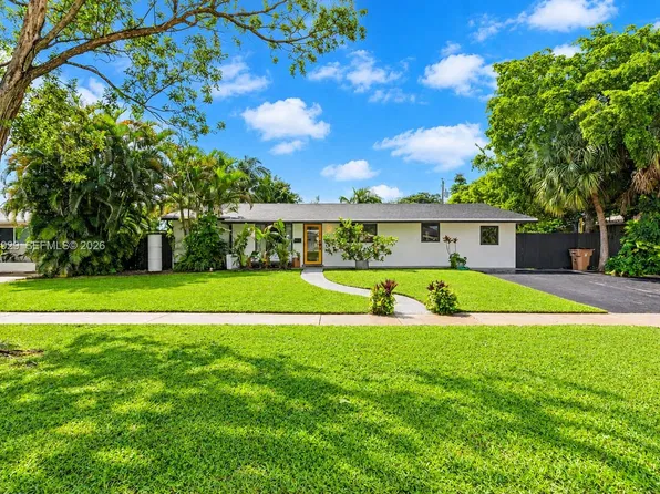 590 NW 38th Pl, Pompano Beach, FL 33064