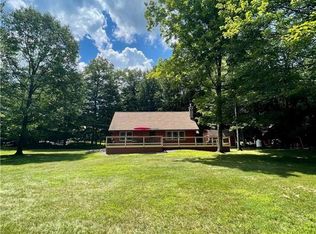 112 Wallenpaupack Dr, Greentown, PA 18426