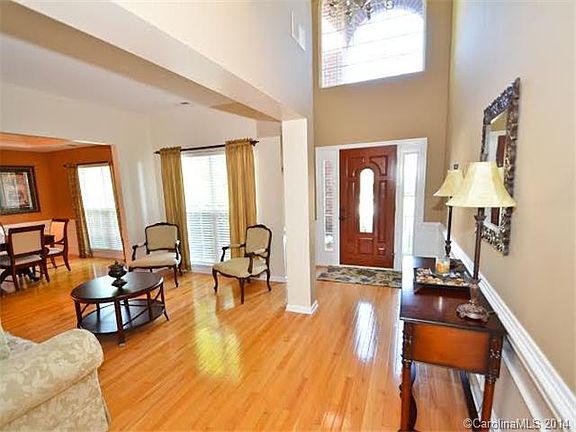 3rd image of 504 Gressenhall Ln