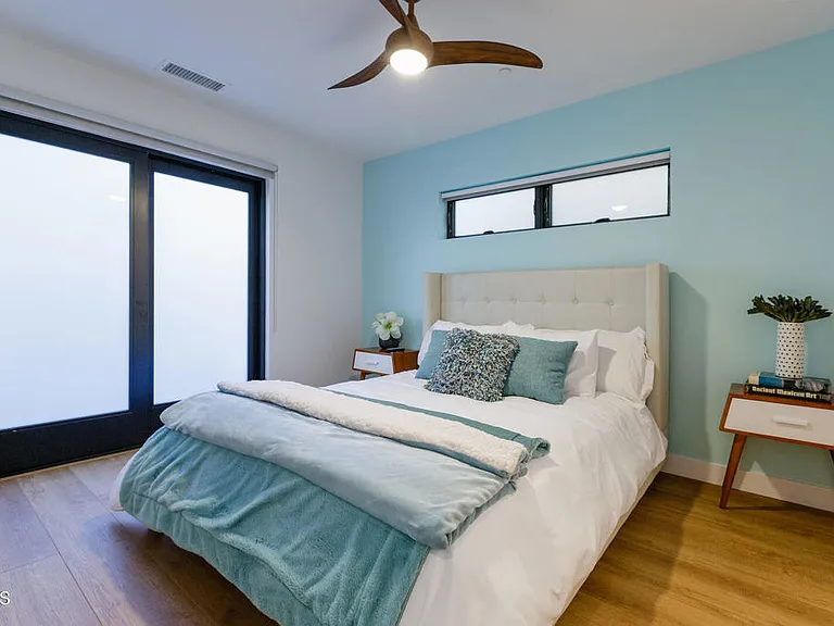 3920 Ocean Dr — Photo 20