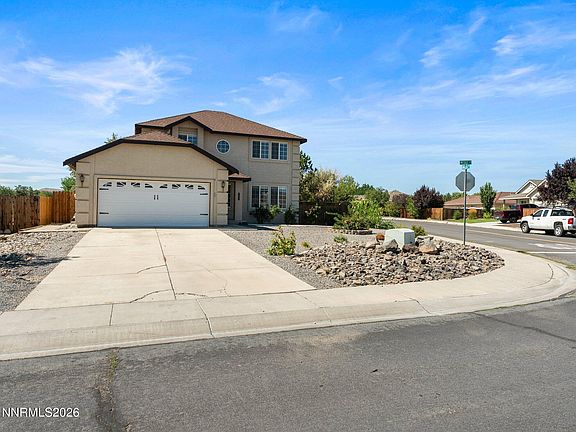 3rd image of 636 Wedge Ln