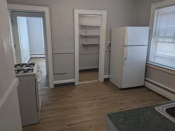 206 Hamilton St #B4, Hartford, CT 06106
