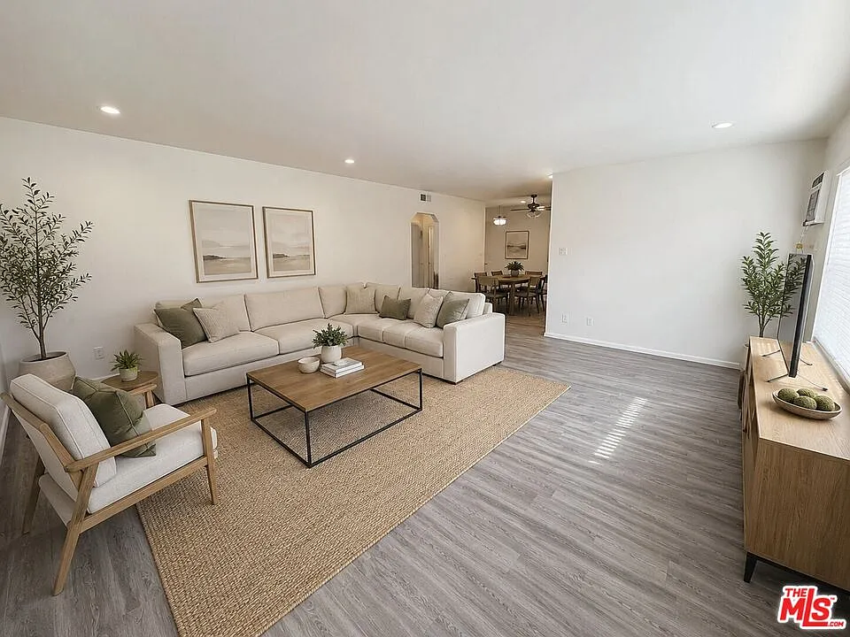 2 bed, 2.0 bath, 1200 sqft, $2,990 — Photo 1