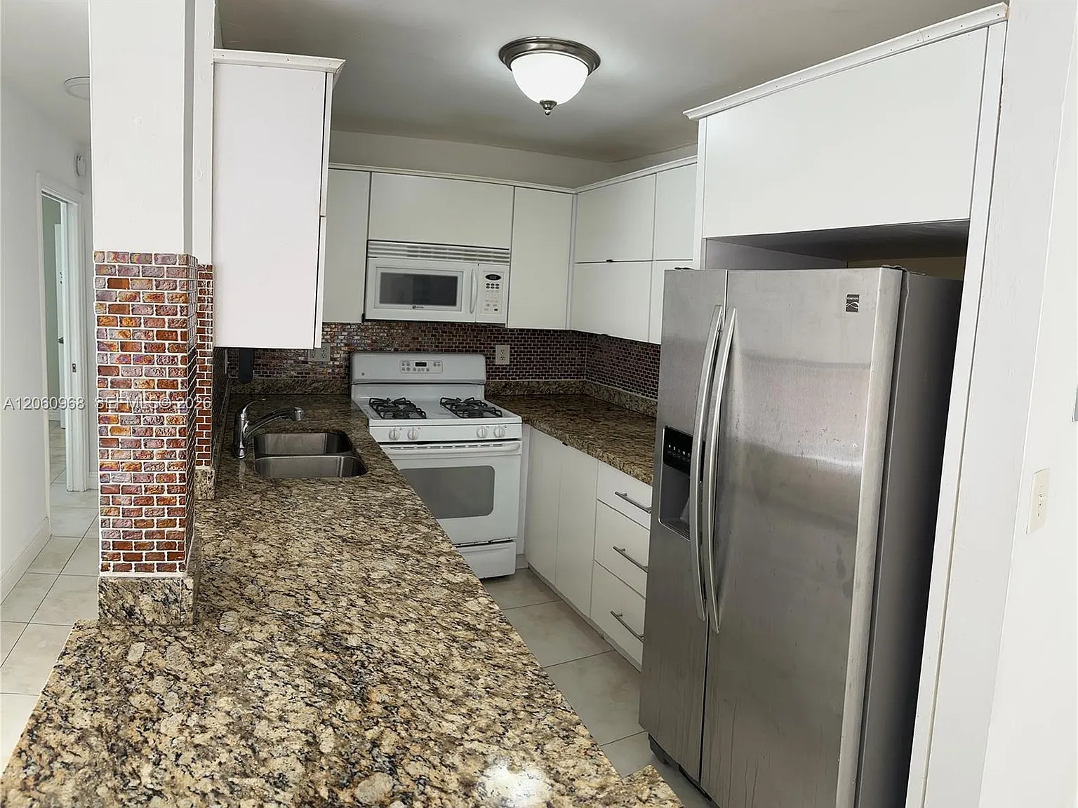 Brickell Mar Condo — Photo 4